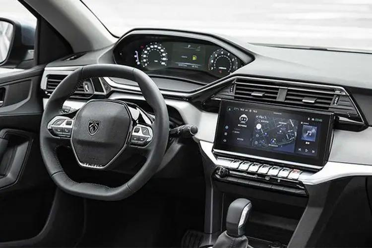 3902593 158kW Allure 58kWh 5dr Auto