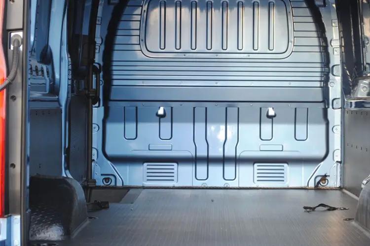 3972095 150kW Chassis Cab 88kWh N2 Auto